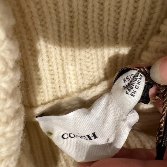 NWT Coach Signature Rare Ivory Wool Blend Poncho Sweater Turtleneck Sz XS/S - Picture 2 of 4